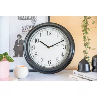 Reloj De Pared Retro Plastico Marco Negro De 30cm Diam Color Del Fondo Blanco