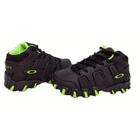 botinha oakley infantil