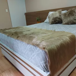 Peseira Decorativa Cama Queen Casal Pelúcia Pelo Alto 7 Cm Cor Cortiça Desenho Do Tecido Pelo Alto - 2,00x0,50m