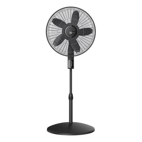 Ventilador de pie Lasko S18610 negro con 5 aspas de  plástico, 18" de diámetro 120 V