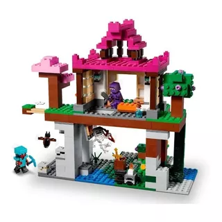 Lego Minecraft 21183 Campo De Treinamento 534 Peças 