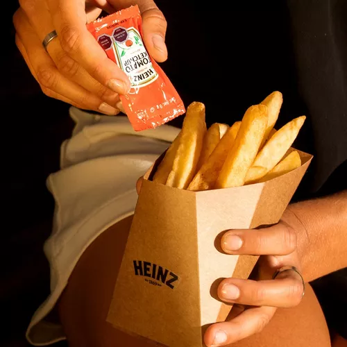 Heinz Tomato Ketchup Sachet - 1,000 X 9G —