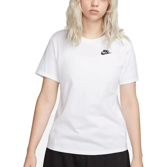 Remera Nike Sportwear Club Essentials De Mujer - Dx79 Energy