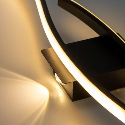 Aplique Pared Tiara Led Curvo Aluminio Con Luz Optica Cie Negro