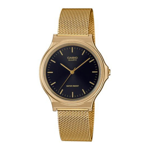 Reloj pulsera Casio MQ-24 con correa de acero inoxidable color dorado - fondo negro