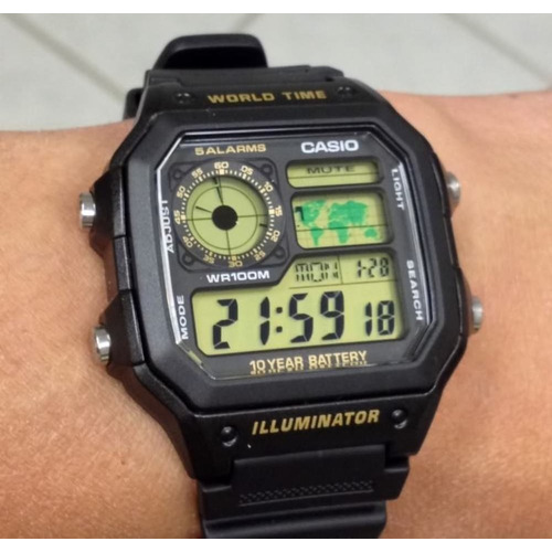 Reloj pulsera digital Casio AE-1200 con correa de resina color negro