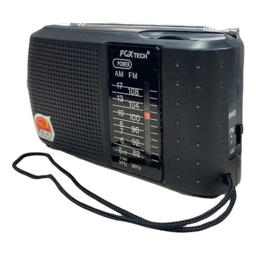 Radio Am/fm Fox Tech Alta Sensibilidad Incluye Audifonos Color Negro 110v/220v