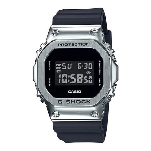 Reloj pulsera Casio G-Shock GM-5600 de cuerpo color plata, digital, para hombre, fondo negro y gris, con correa de resina color negro, dial gris, minutero/segundero gris, bisel color plata y negro, luz azul verde y hebilla simple