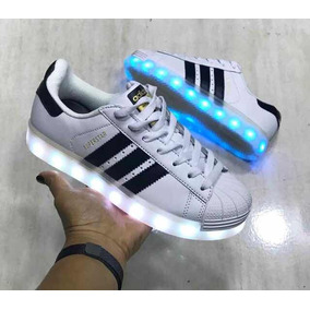 superstar adidas que alumbran