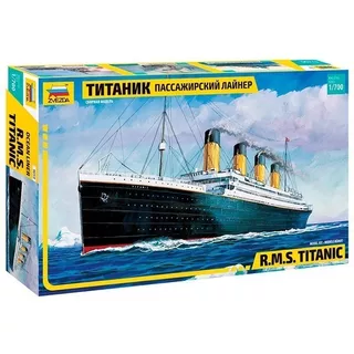 R. M. S. Titanic By Zvezda # 9059  Escala 1/700