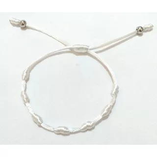 Pulsera 7 Nudos Blanca Con Detalle En Acero Quirúrgico 