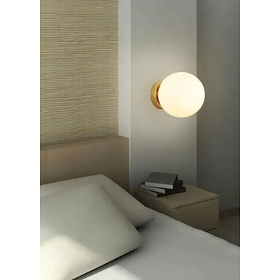 Aplique De Pared O Techo Dorado Globo Vidrio Opal Apto Led Dorado/opal