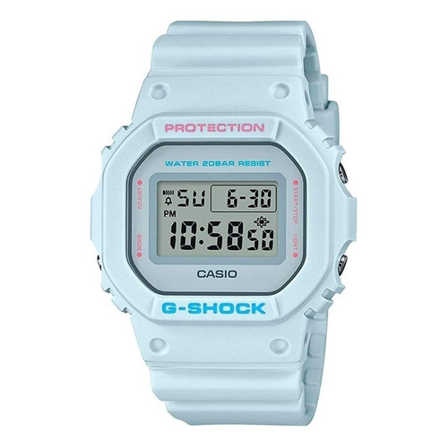 Reloj de pulsera Casio G-Shock DW5600 de cuerpo color blanco, digital, fondo gris, con correa de resina color blanco, dial negro, minutero/segundero negro, bisel color blanco, celeste y rosa, luz azul verde y hebilla simple