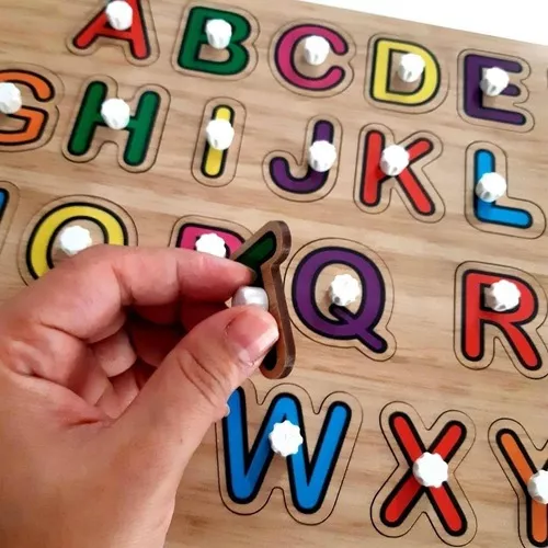Quebra-cabeça alfabetização com pinos em Promoção na Americanas