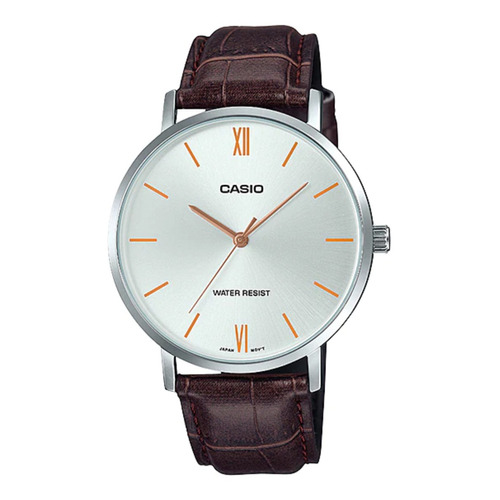 Reloj de pulsera Casio Dress MTP-VT01 de cuerpo color plateado, analógico, para hombre, fondo plateado, con correa de cuero color marrón, agujas color naranja, dial naranja, bisel color plateado y hebilla simple