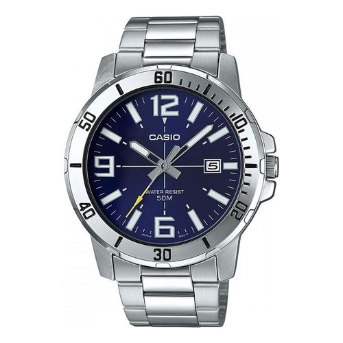 Reloj pulsera Casio MTP-VD01 con correa de acero inoxidable color plateado - fondo azul oscuro