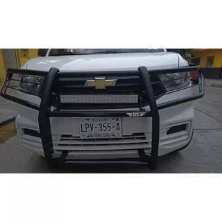 Kit 2 Pzs Bumper + Tumbaburros Chevrolet Tornado Van 2023