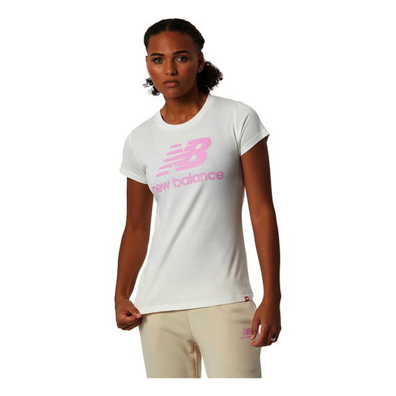 Remera New Balance De Dama - Essentials Stacked - Wt91546sst