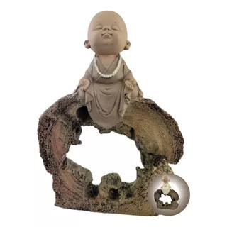 Escultura Menino Monge Meditando No Tronco Em Resina 24 Cm