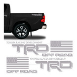 Par De Adesivos Trd Off Road Eua Hilux Emblema Lateral Prata