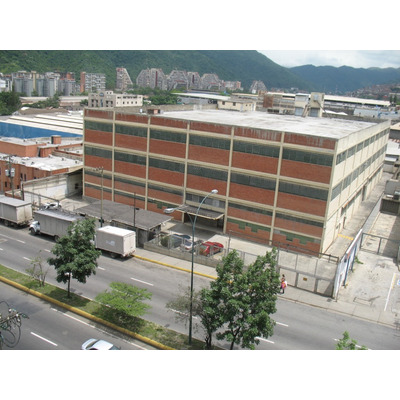 Venta De Amplio Edificio Industrial La Yaguara/ Smb