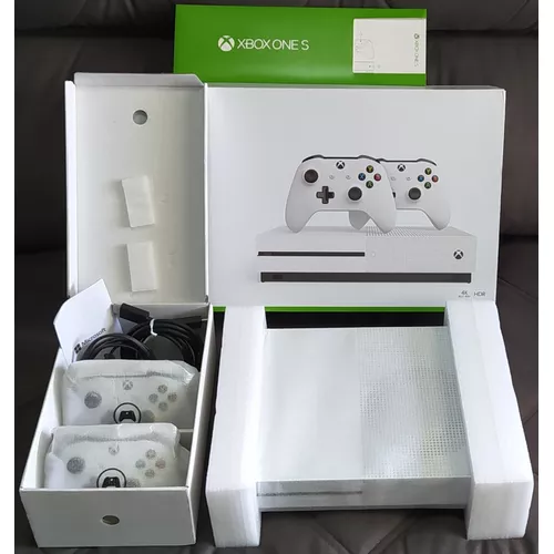 Microsoft Xbox One S 1TB Two-Controller Bundle cor branco