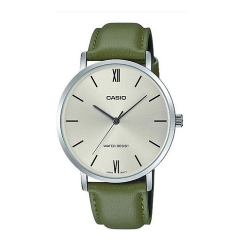 Reloj pulsera Casio MTP-VT01 con correa de cuero color verde - fondo plateado