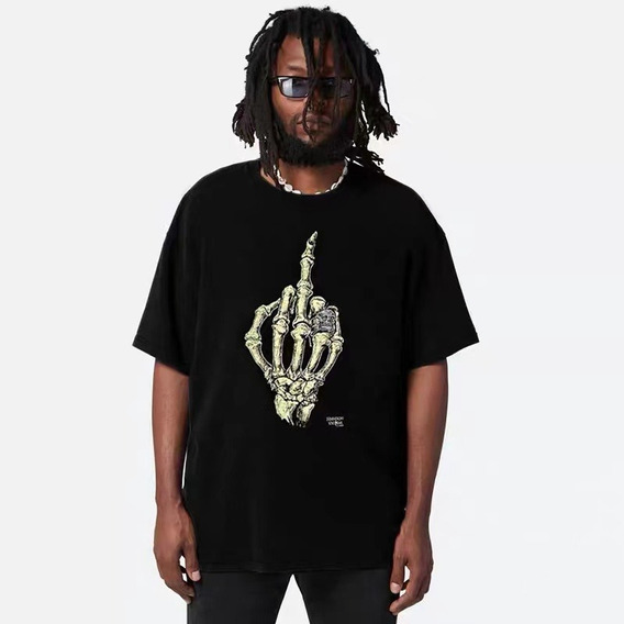 Playera Gallery Dept Negro Deslavado Finger Skull 