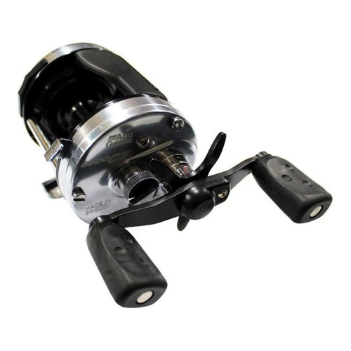 Reel rotativo Abu Garcia Ambassadeur C3-6500 derecho color plateado