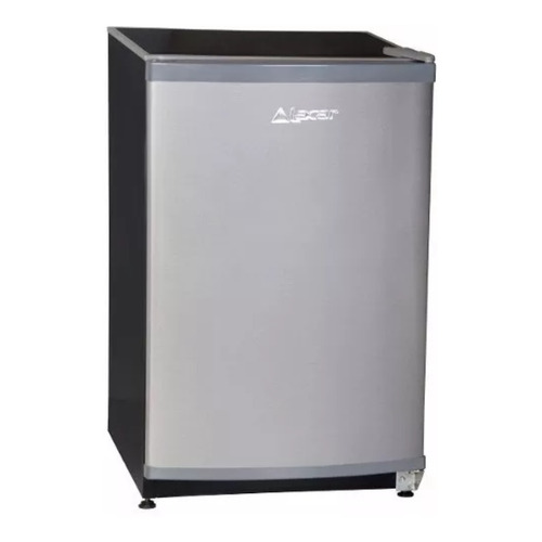 Heladera Minibar Lacar 30 Inoxidable Y Negra 74l 220v Color Inoxidable/Negro