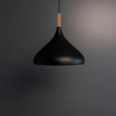 Lampara Colgante Valentin Negro Madera 30cm Apto Led Cie