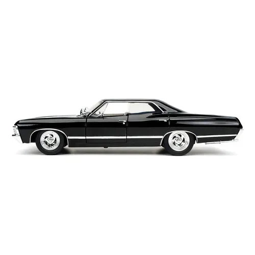 Chevrolet Impala 1967 C/ Figura Supernatural 1:24 Jada Toys