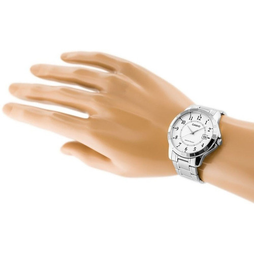 Reloj pulsera Casio MTP-V004 con correa de acero inoxidable color plata - fondo blanco