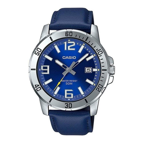 Reloj de pulsera Casio Dress MTP-VD01L-2B de cuerpo color plateado, analógico, para hombre, fondo azul, con correa de cuero color azul, agujas color gris, blanco y amarillo, dial blanco y plateado