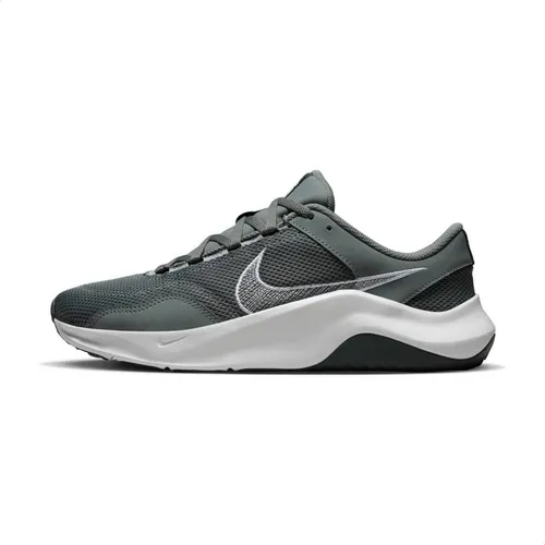 Nike legend essential on sale