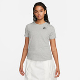 Camiseta Nike Sportswear Club Essentials Feminina