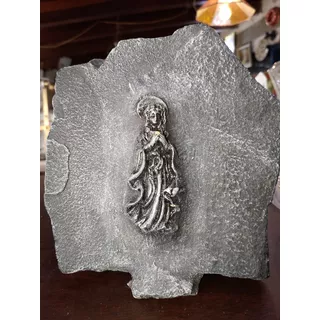 Antigua Escultura De La Virgen En Piedra En Muy Buen Estado