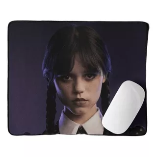 Mousepad Wandinha Modelo 4