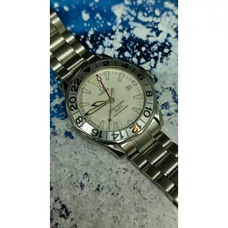 Omega Seamaster 300 M Great White Gmt Revisado