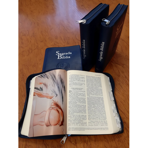 Libro Sagrada Biblia. Versión Oficial De La Conferencia Epis