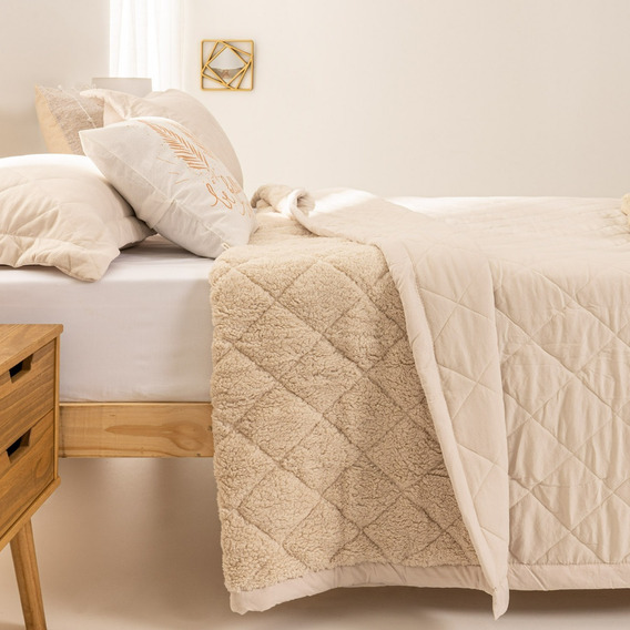 Cubrecama Quilt Con Sherpa King Arredo Rombos Color Natural