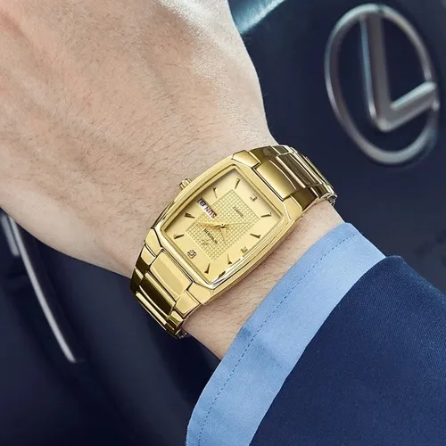 Reloj store wwoor dorado