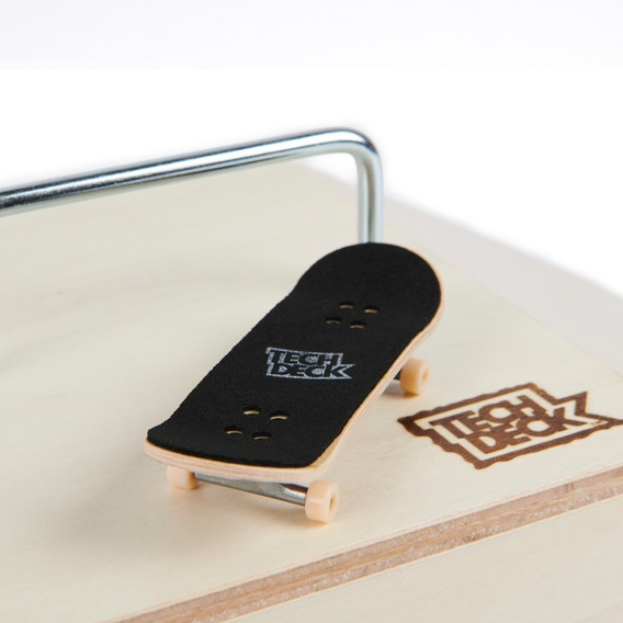 Tech Deck Patineta Para Fingerboarding De Madera + Rampa Color Gris