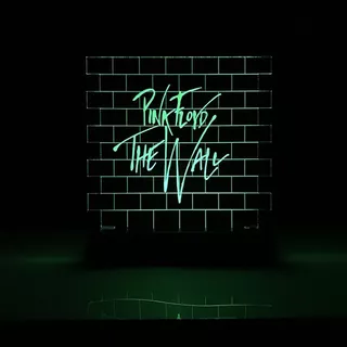 Abajur Luminária Led Pink Floyd The Wall Decorativo Cor Da Cúpula Verde Cor Da Estrutura Preto