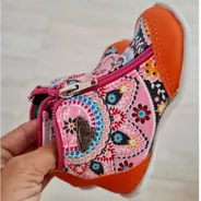 Zapatillas De Diseño Hippie Con Cierres Tipo Botitas 