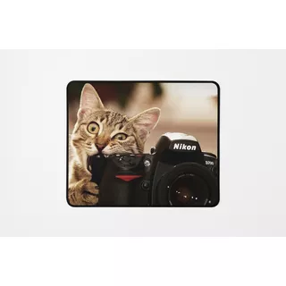 Mousepad Gatinho Mordendo A Câmera