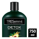 Shampoo TRESemmé Detox anti contaminación Aceite de Aguacate en botella de 715mL por 1 unidad