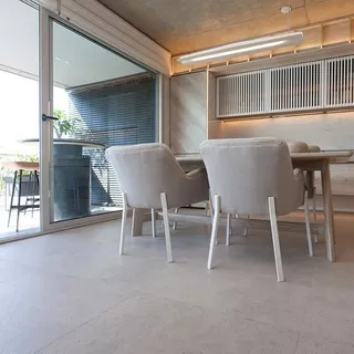 Vite Porcelanato 40x80 Liscio Ivory Nat 1ra