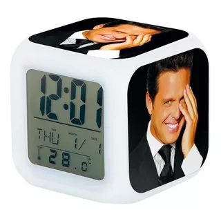 Reloj De Mesa  Despertador  Digital Creango Luz Led  Color Blanco 