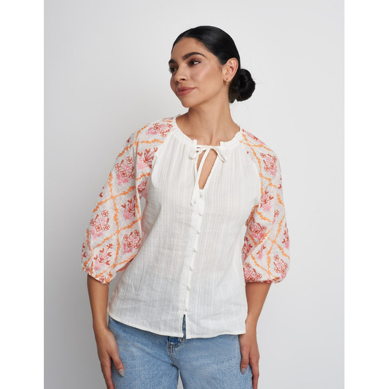 Blusa Dama Blanca Con Bordado En Pecho Devendi Denim Co. 